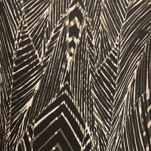 Ladies sleeveless top size L - Picture 3 of 5